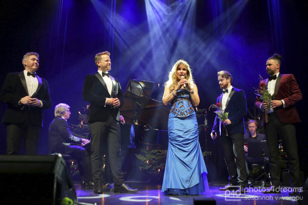 Wunderbares Weihnachtskonzert mit DEBORAH SASSON & VOXX